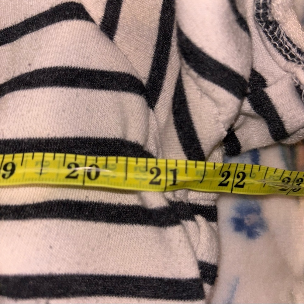 Old Navy XL Black White Striped Ruffle Sleeve Top | 21” PTP Flowy Casual Tee - Picture 4 of 4